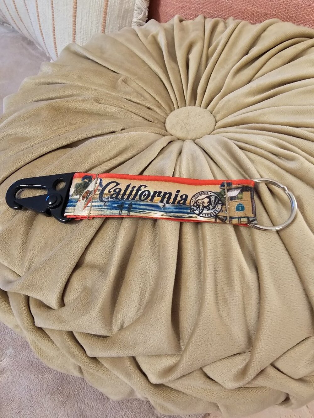 California Souvenir Keychain – Molded Plastic